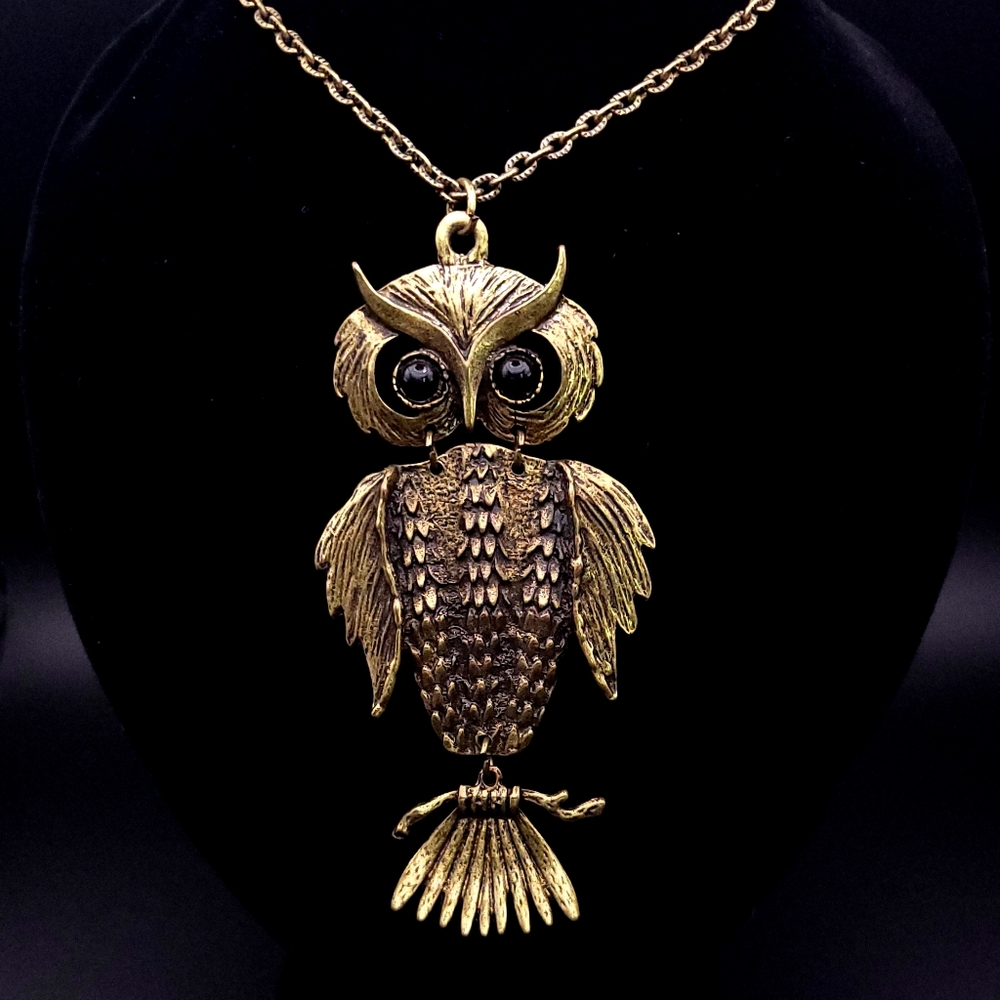 90s Y2K Vintage Inspired Brass Tone Articulating Owl Pendant Statement Necklace